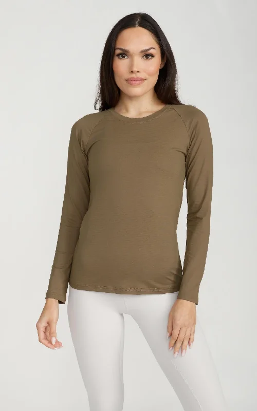 Women's Long Sleeve Lux-Tech Shirt in Military Olive